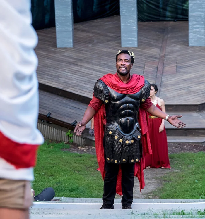  Photo by: Paul Lampert       