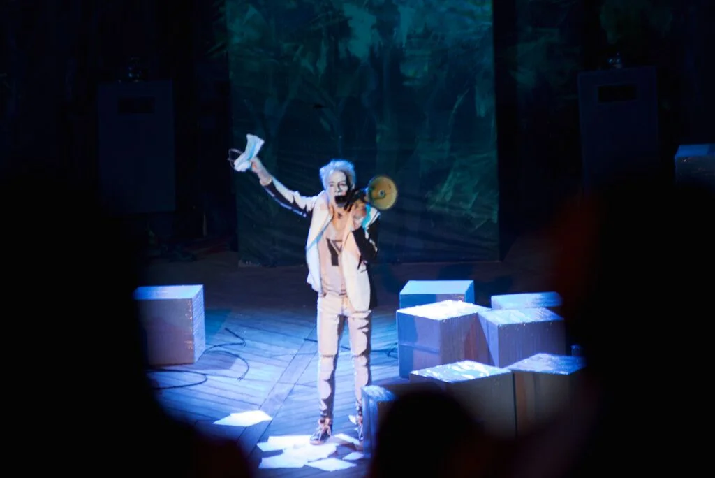  Photo by: Lyon Smith 