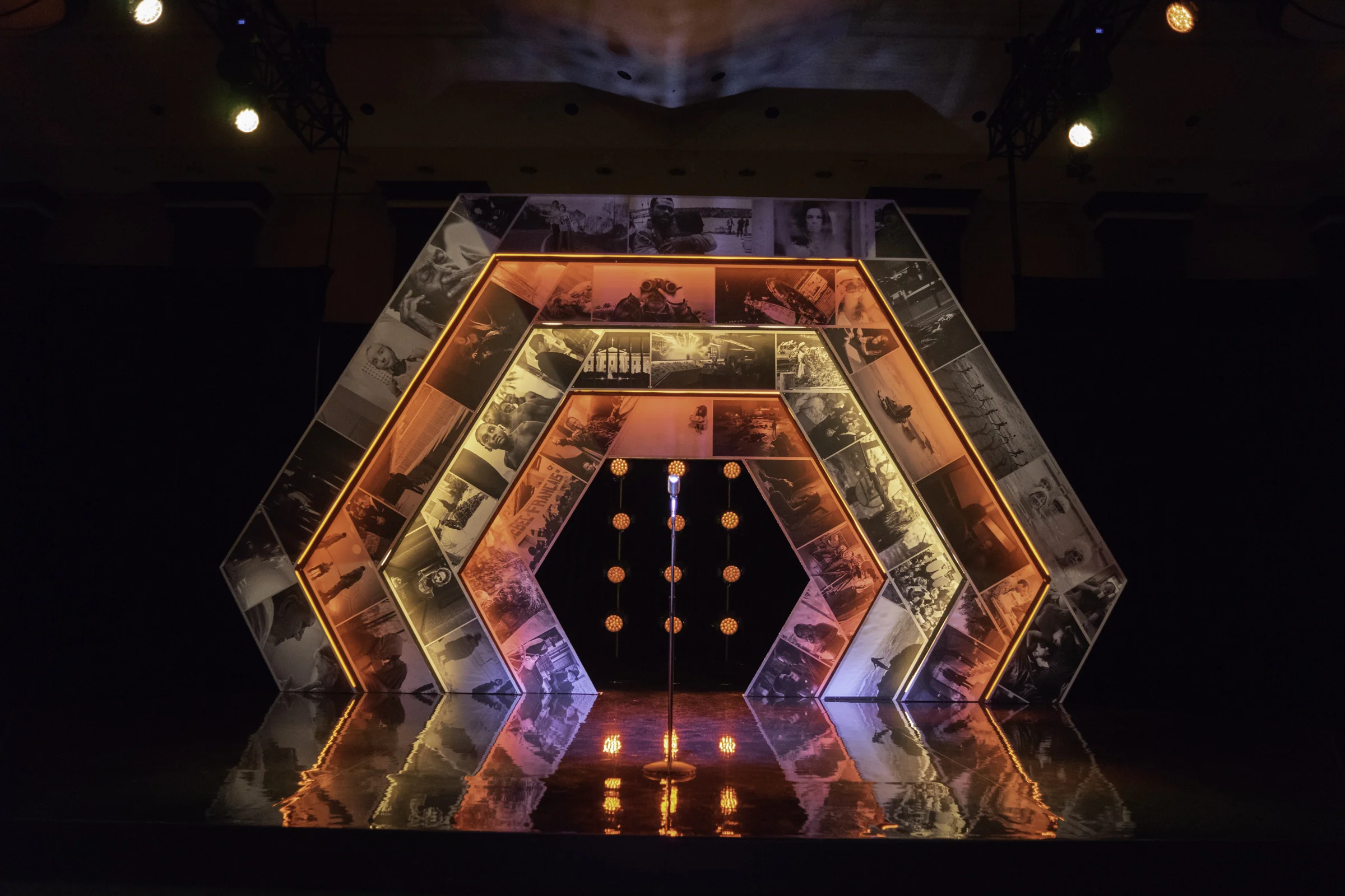 DGC Awards 2018. Scenic Design: Michelle Tracey with Triga Creative. Lighting Design: Shannon Lea Doyle. Creative Director: Charles Officer. Photo by: Lyon Smith