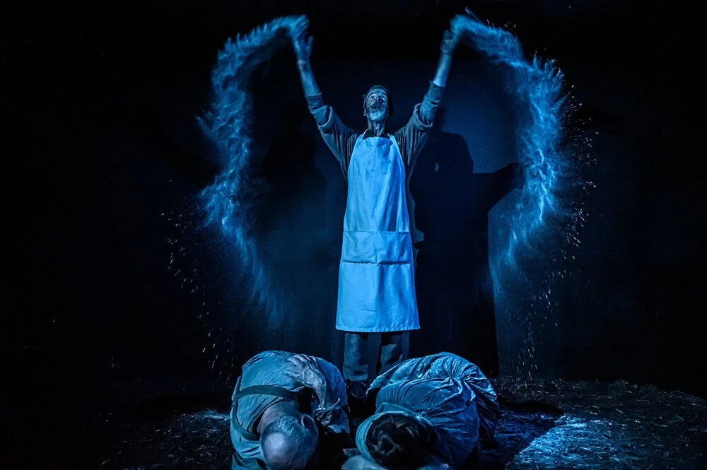 KnivesinHens-photobyDahliaKatz-4323-Web.jpg