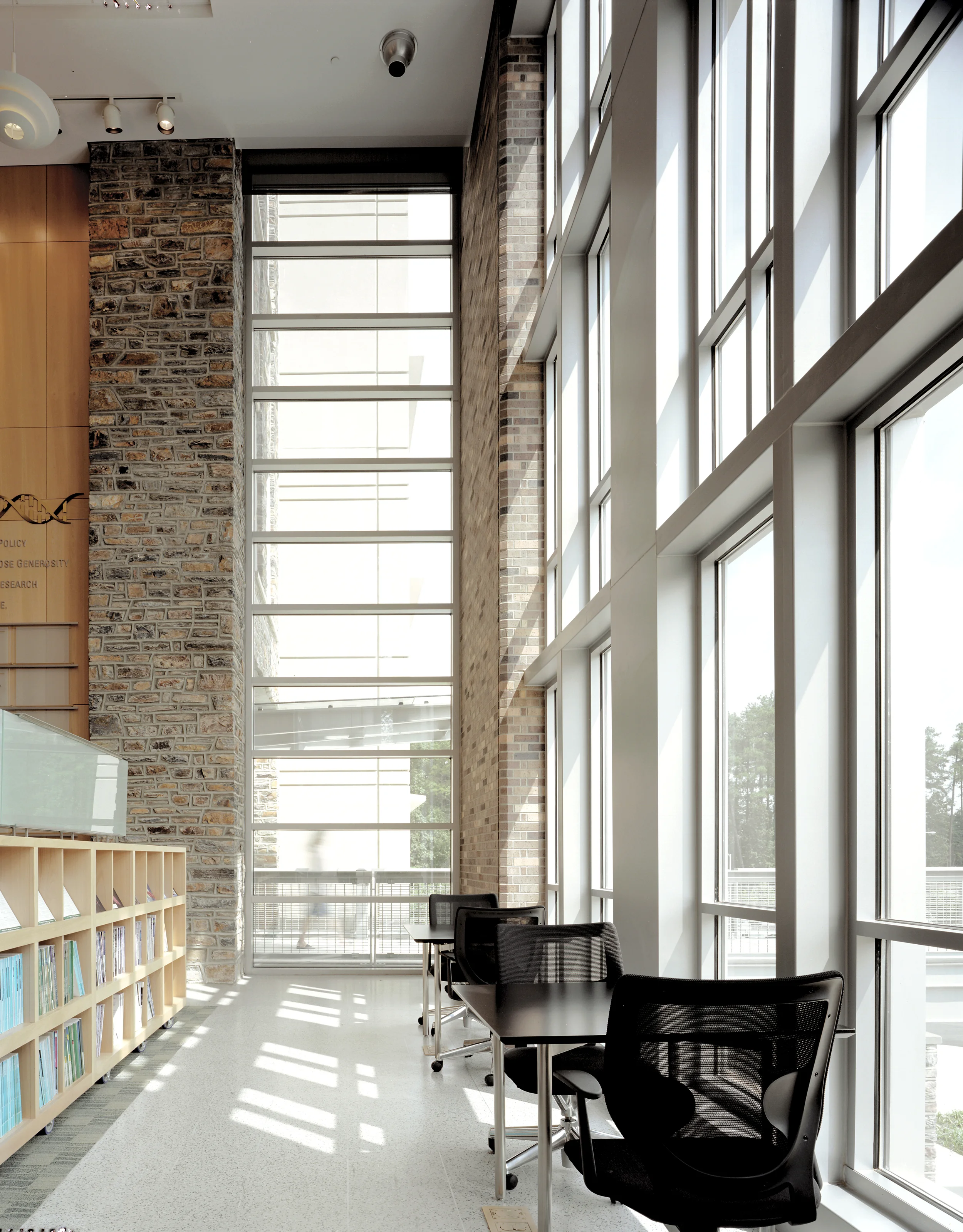 0302_01N_library_slot_am.jpg