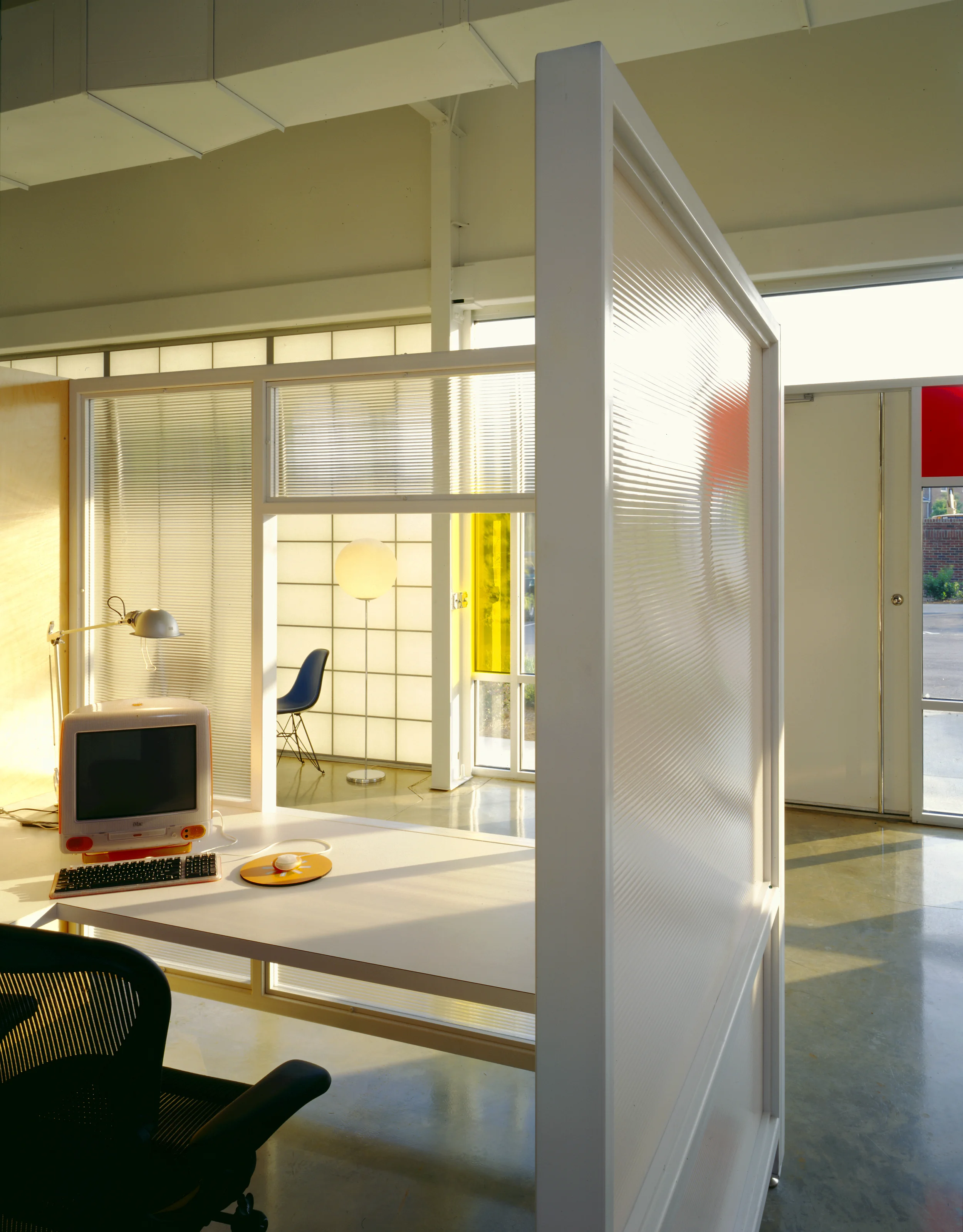 9807-04 F int desk view+.jpg