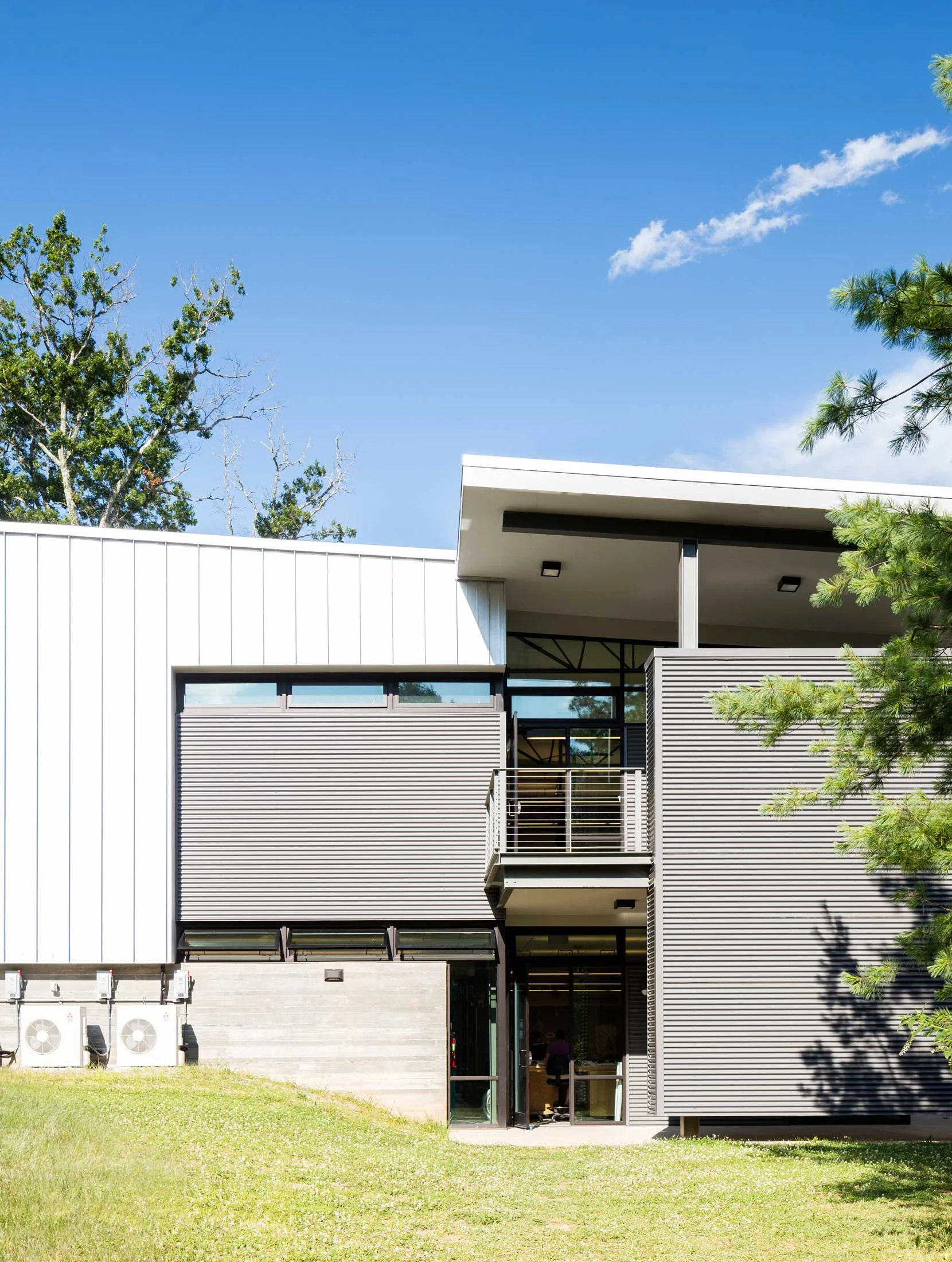 ki_PEN-West-Facade-cropprd_penland-211-Edit_mod.jpg