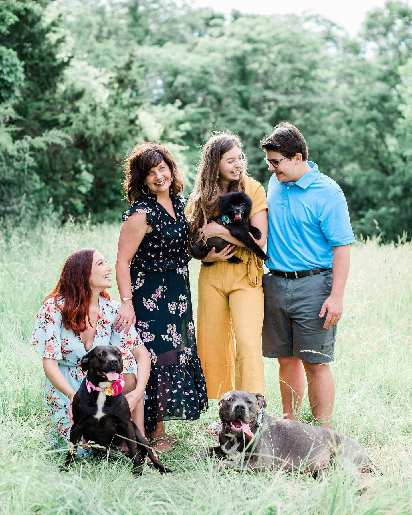 I&rsquo;m just going to drop this happy pic right smack into your day. These pups and these humans. Happy Sunday ☀️
