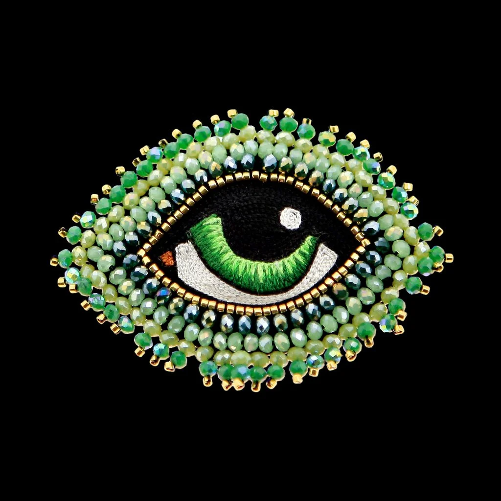 Celeste Mogador : broche "je t'ai à l'oeil"