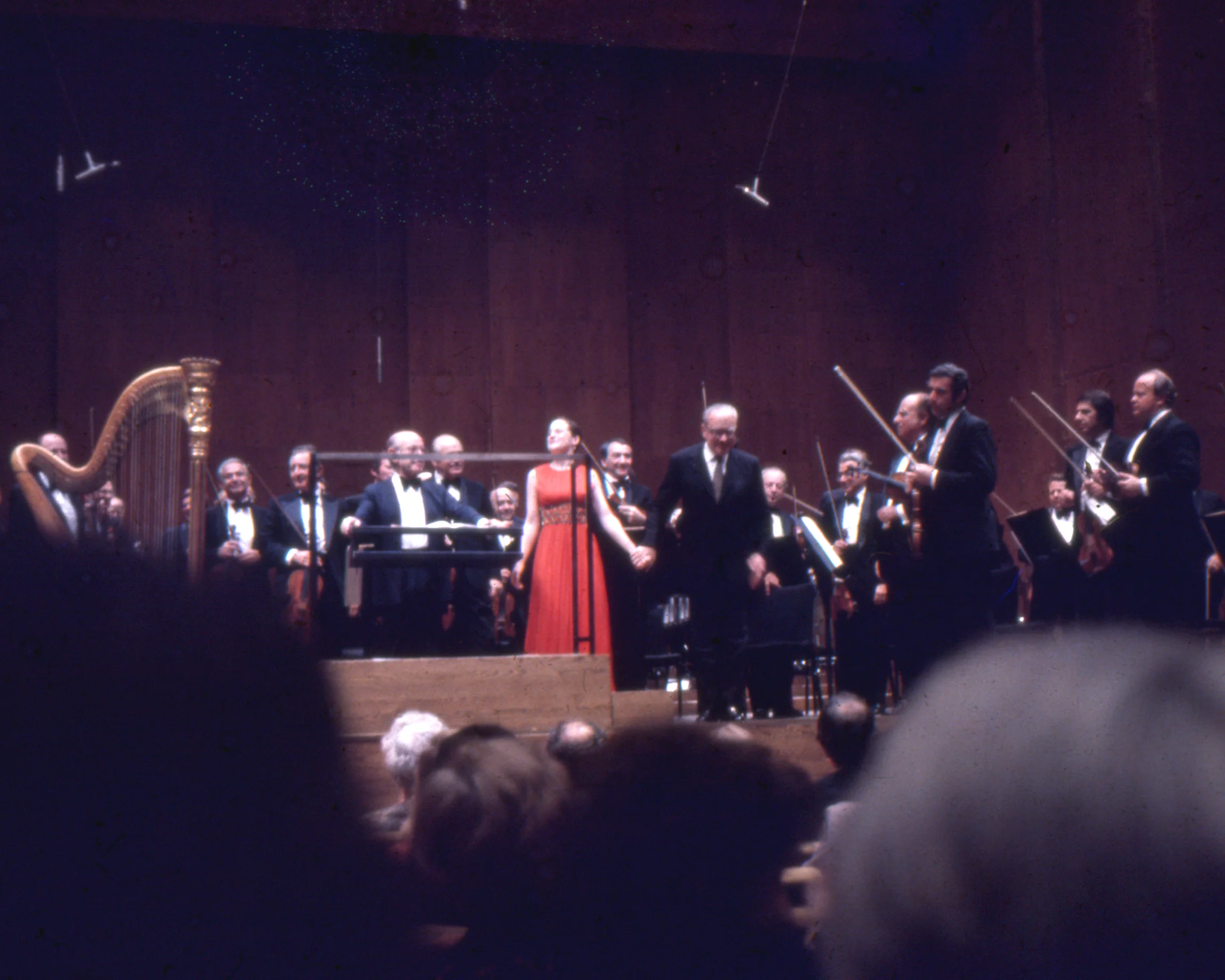 New York Philharmonic, 1977. Bowing with Alberto Ginastera.
