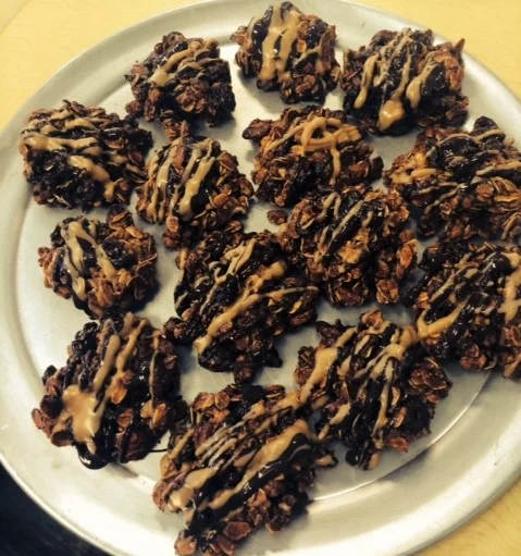 Chocolate Granola Cookies