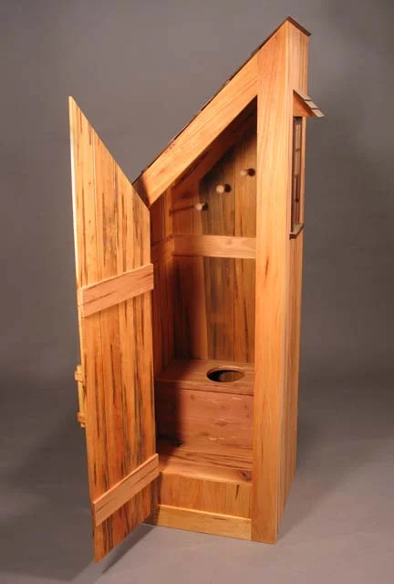 09 outhouse1.jpg