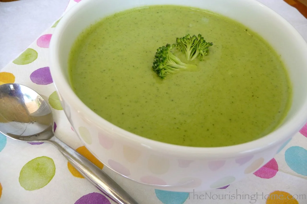 this creamy Lots of Broccoli soup warms both the heart and tummy! It’s absolutely delicious and makes great leftovers!