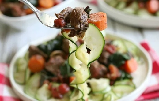 With just a few simple whole food ingredients and your trusty slow cooker, you can create nourishing meals Like this Savory Slow Cooker Italian Beef Ragu .