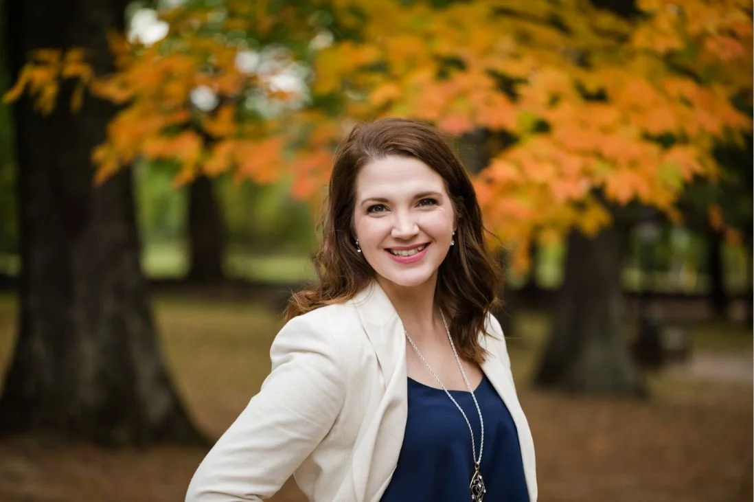  Kristen Lisemby Rosener is an author, wife, and mom, with a heart for hurting women and children. Using her own story, she writes with vulnerability and love in order to equip and encourage women to find their strength and joy in Christ. Kristen is 