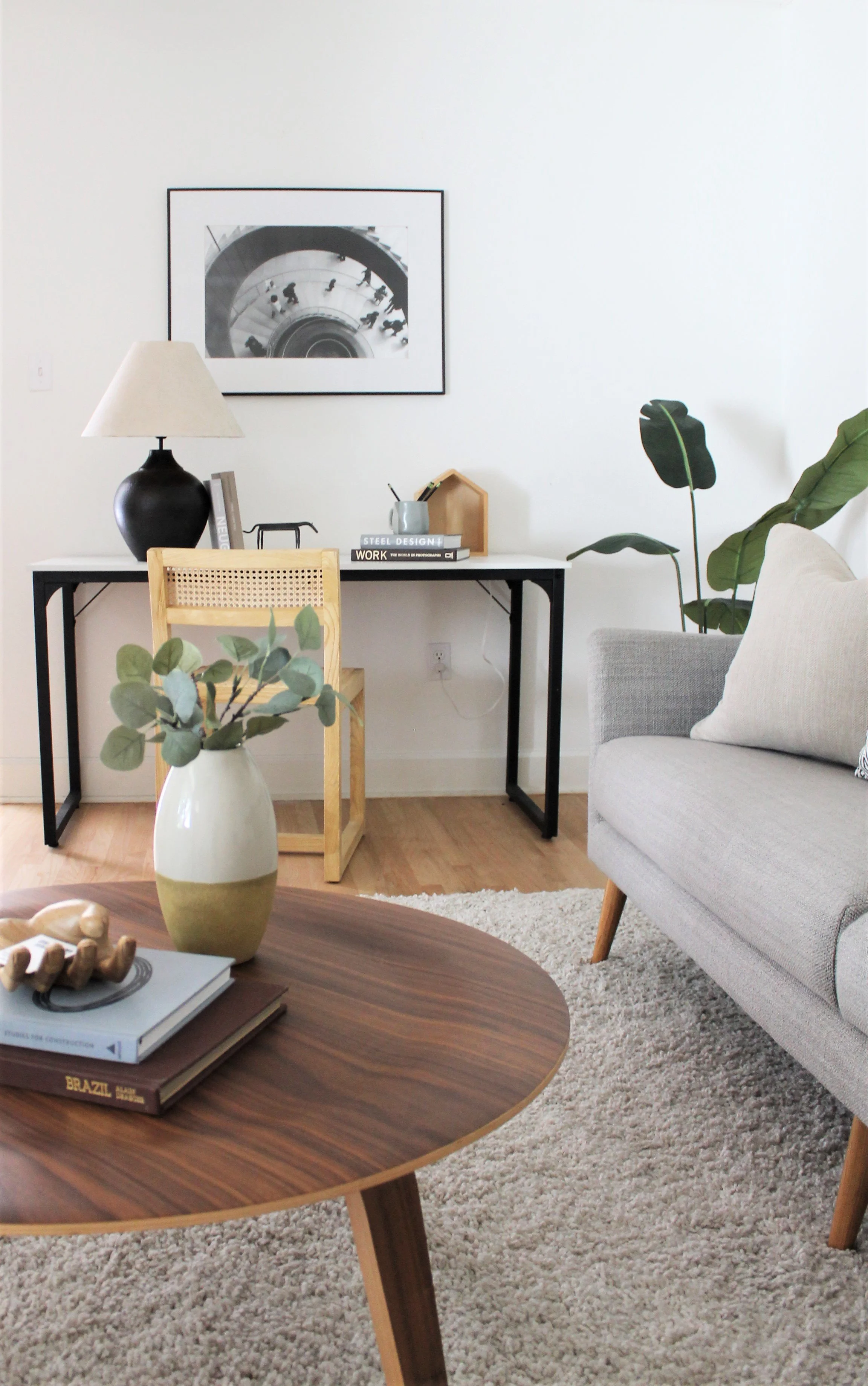 Small space modern 2.jpg