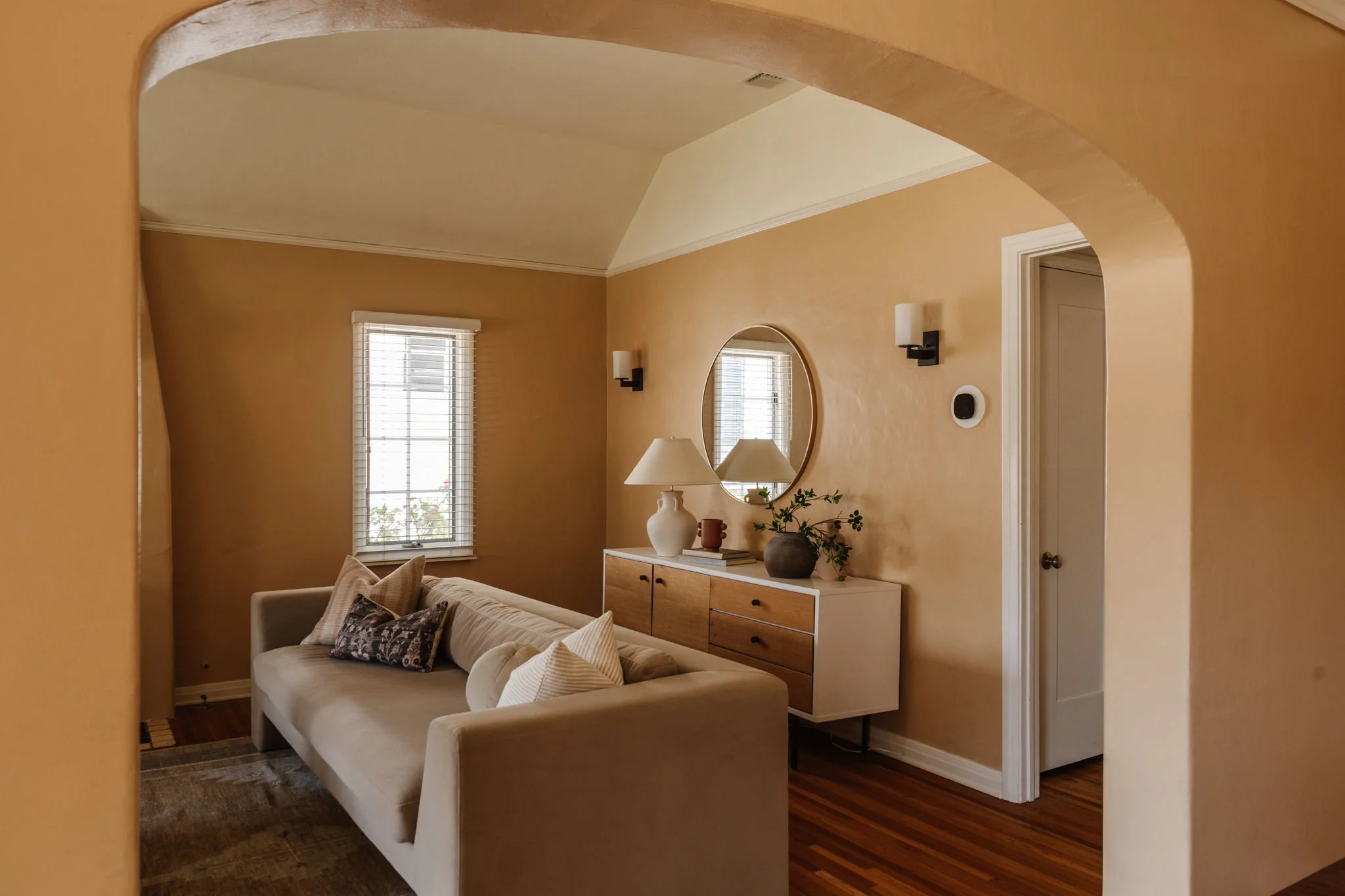 2265 E Mountain-8.jpg