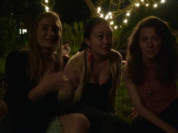 Leia, Kumi & Sarah : Music that has intention and thought behind it. Responsive DJ. No judgement. Safe space where people feel comfortable. Enough space to move. Well-maintained space. Darkness.