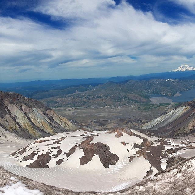 @ayannakaii and I left 100 degree temperatures in Portland to climb up Mount Saint Helens yesterday. My calves have never been this sore! We climbed 10 miles rt plus one more after getting off track when we took a “shortcut” snow slide from the summit. Like any good amateur mountaineering adventure, there was one part I thought we might die, many parts I wanted to turn back and ditch, and now afterwards it feels like a dream. .
But omg babe, we climbed a volcano!!! 🌋☀️🌄