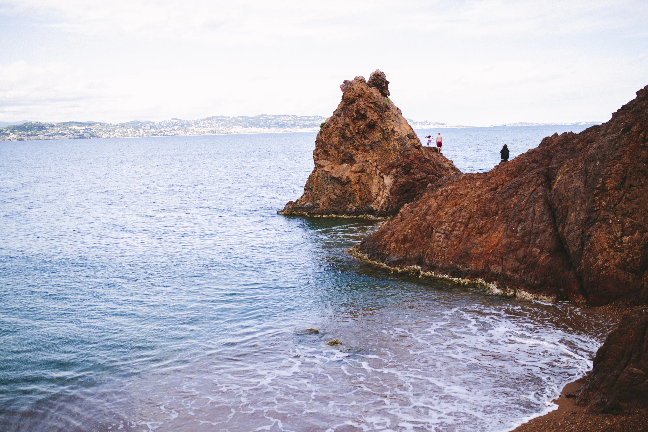 Ciciley cliff jumping