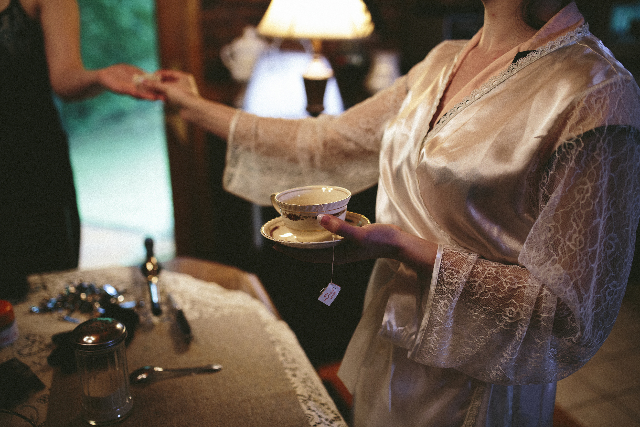 093Girls-Getting-Ready.jpg