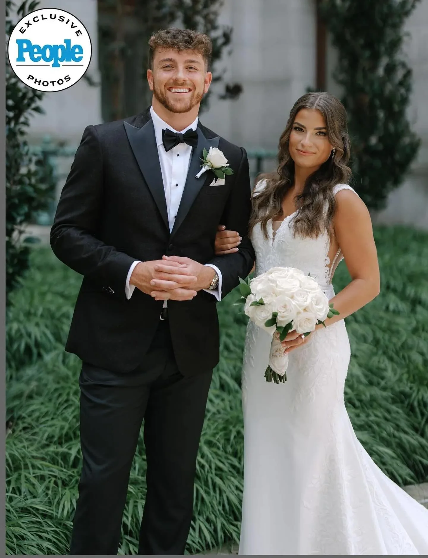 Thank you Sean + Juliana for choosing us to create the florals for your perfect day! 🤩
.
@seancliff14 
@jmalessandroni 
.
and to People for the feature&hellip;
@people 
@peoplemagsports 
.
.
and cheers to this fantastic vendor team&hellip;
@rothweil