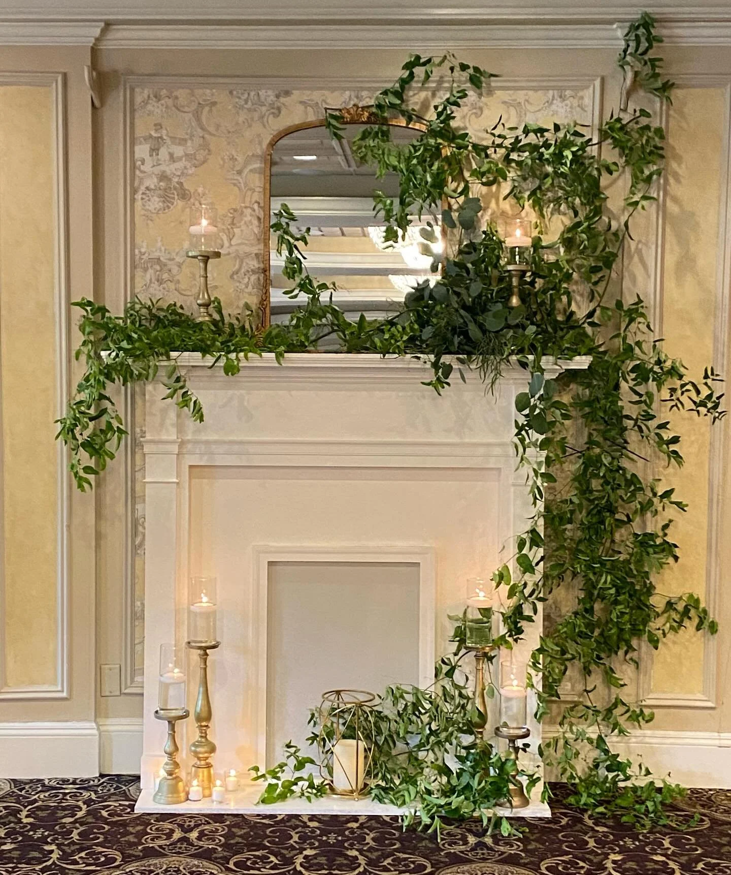 Smilax and candles just waiting around to make any space look fantastical!
.
.
@oldemillinn 
@closeenough2normal 
.
.
#smilax #southernsmilax #greeneryandcandles #greenery #candles #greenerywedding #mantlegreenery #thebotanicalbox #weddingflorsit