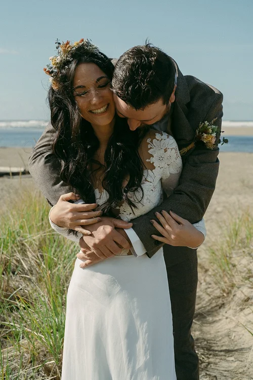 Oregon Coast Elopement Wedding Dresses | linyage  linyage