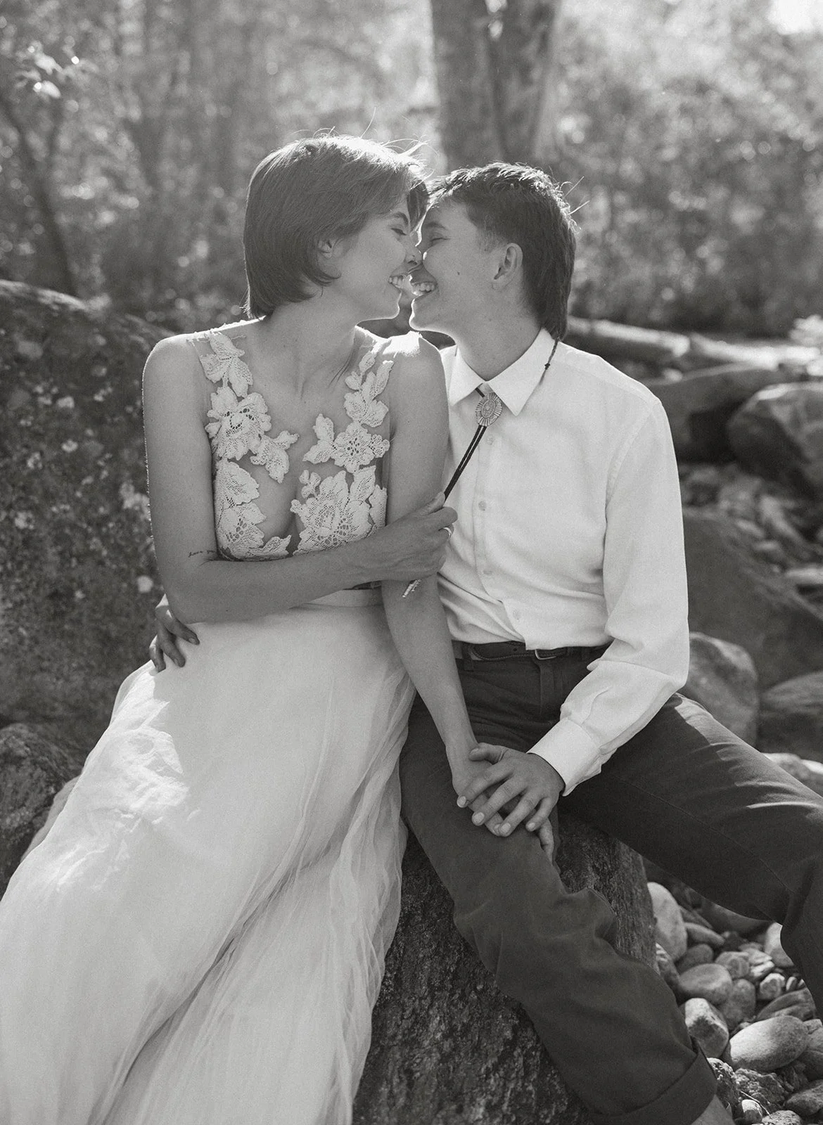 lgbtq+ outdoor elopement wedding photos