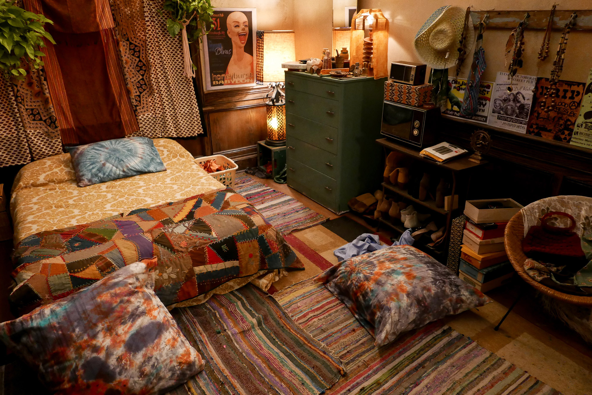 Int Debbie's Bedroom.jpg