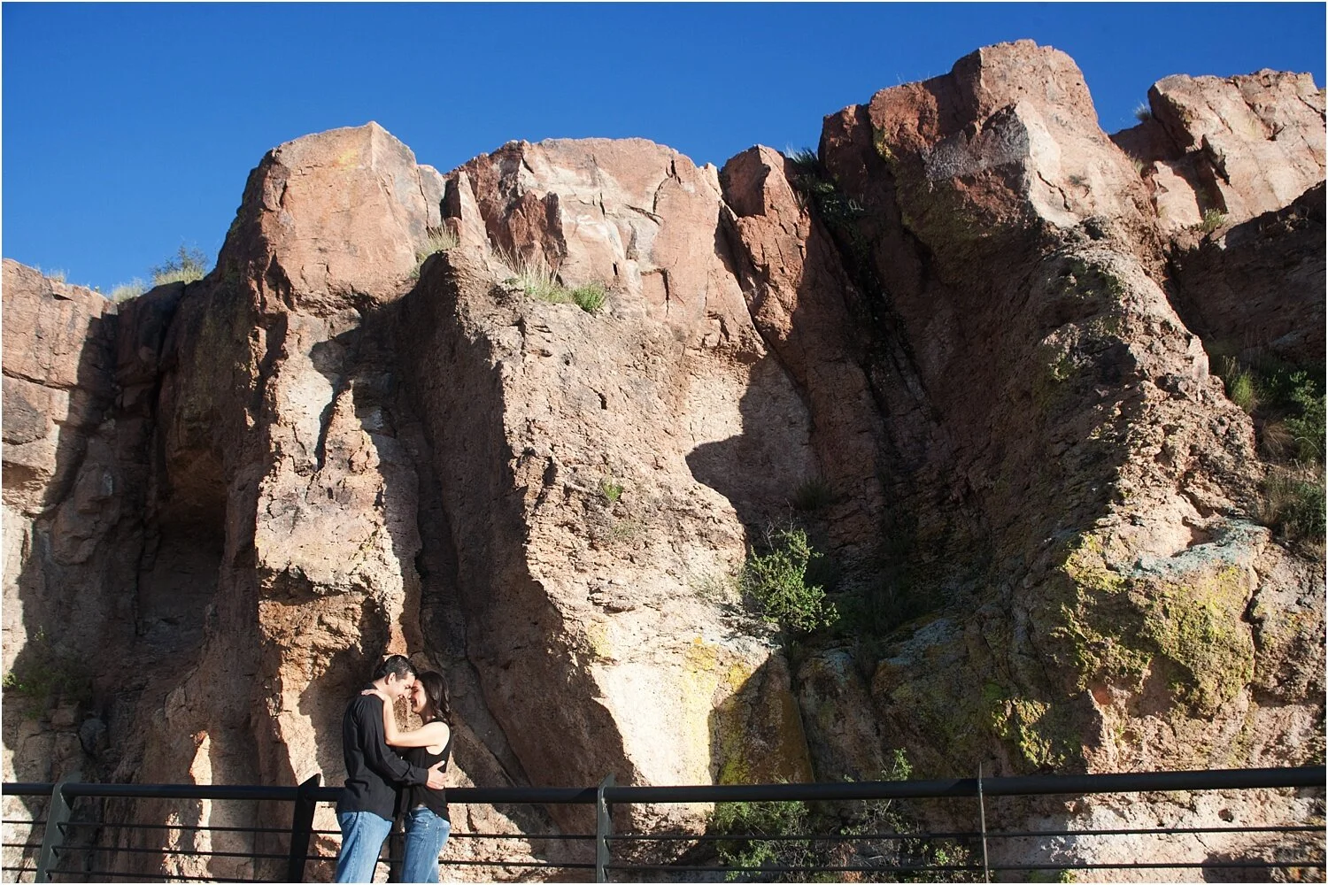 using-midday-sun-to-create-photos.jpg