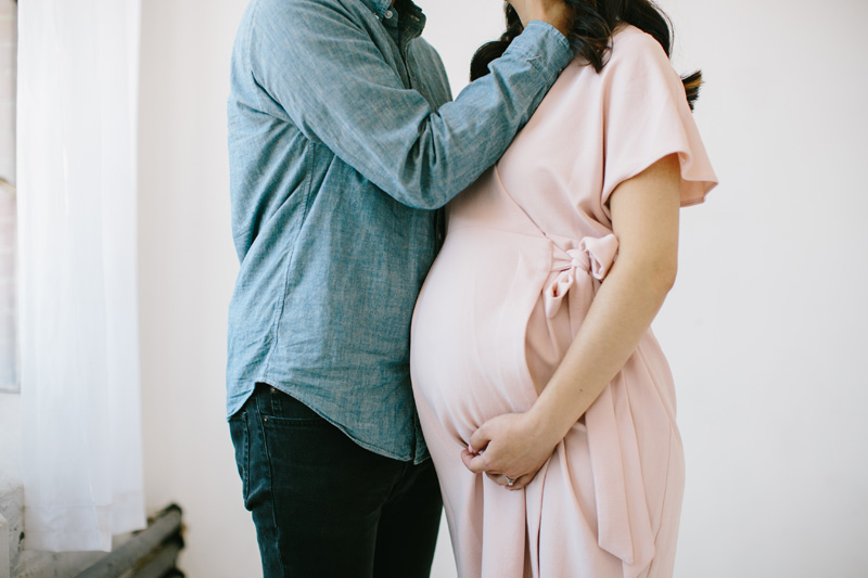 husband and wife maternity shoot seattle