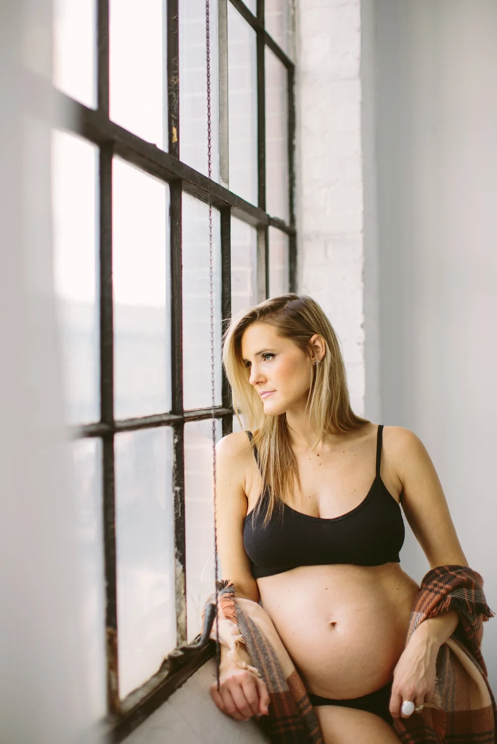 Seattle_Maternity_Studio_Photographer 13.jpg