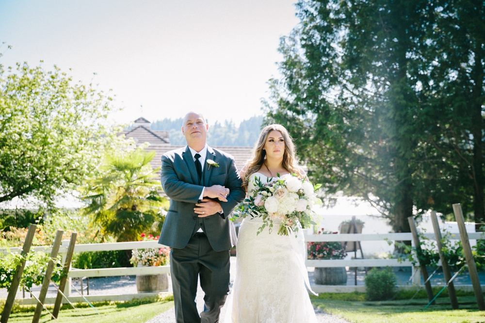 seattle_wedding_photographer_delille_cellars_woodinville 19.jpg