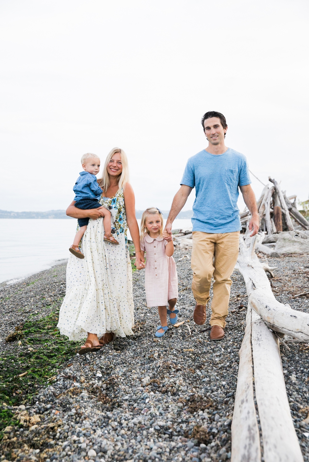 seattle-beach-family-lifestyle-photographer 2.jpg