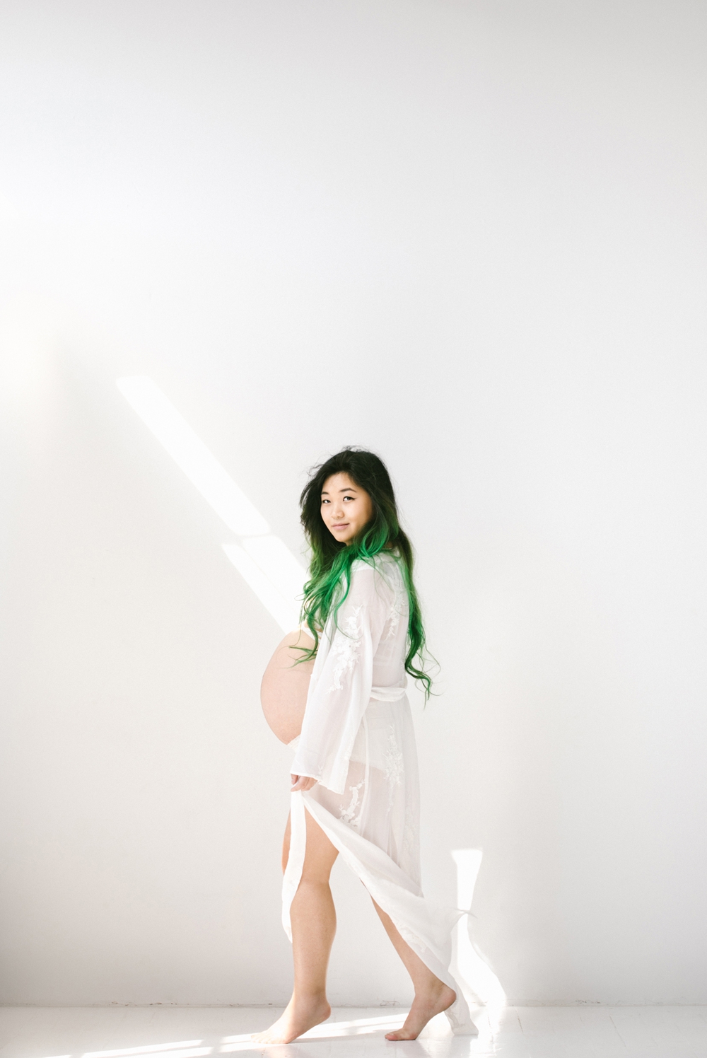 green-hair-seattle-studio-maternity-photographer 1.jpg