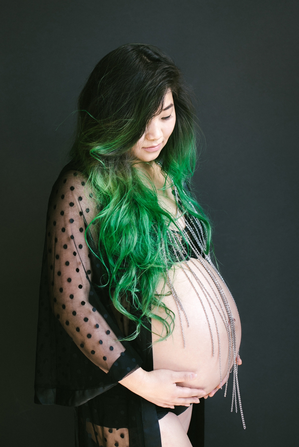 green-hair-seattle-studio-maternity-photographer 10.jpg