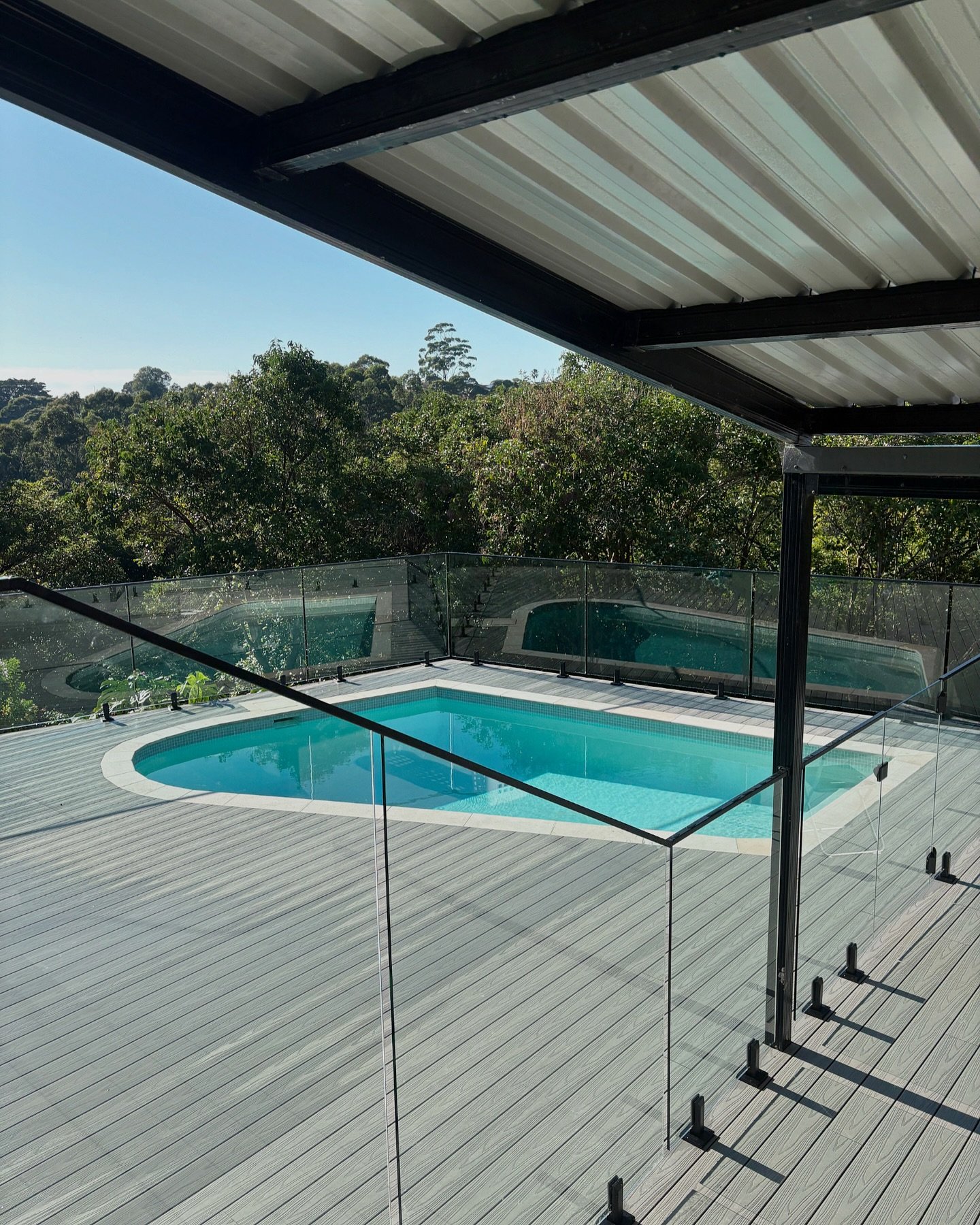 Where relaxation meets luxury&mdash;your perfect deckside pool oasis.

Project: Bexley North | Deck &amp; Pool | DA &amp; CC 

Interior: @traydpoolfinishes 
Tiles: @armstoneau 
Glass: @glazedco.sydney 
.
.
.
.
.
.
.
.
.
.
.
.
#poolbuilder #swimmingpo