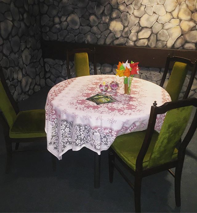 If this isn’t your granny’s front room I don’t know what is. Set design , front of house design and costumes among other roles are all done by amazing volunteers. Did you know the ITP are a not for profit? We come together for the love of theatre and community. #whatsoninperth #perththeatre #theatreperth #communitytheatre