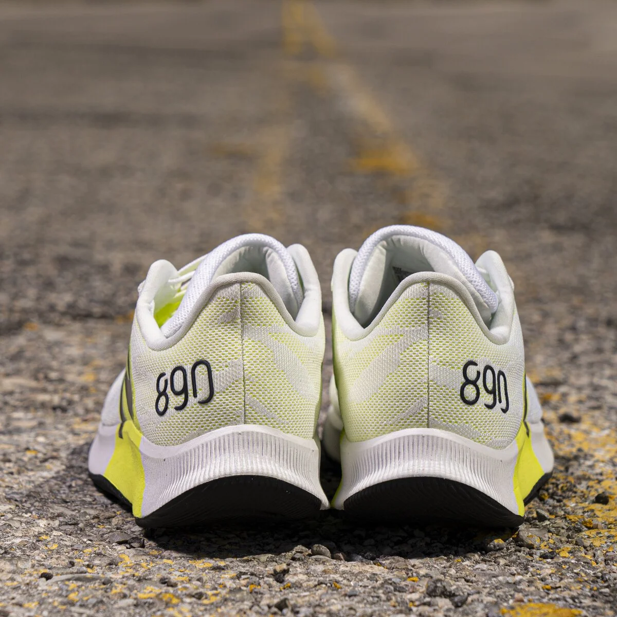 New_Balance_890_1.jpg