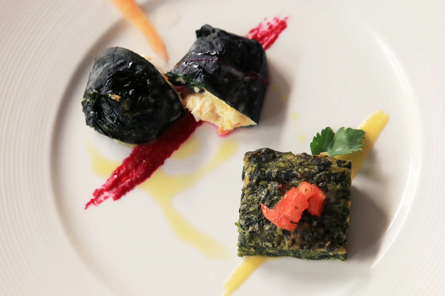 INVOLTINI DI BIETOLA NERA CON CREMA DI RICOTTA E SCAMORZA, FRITTATA DELL'ORTO SU CREMA DI ZUCCA