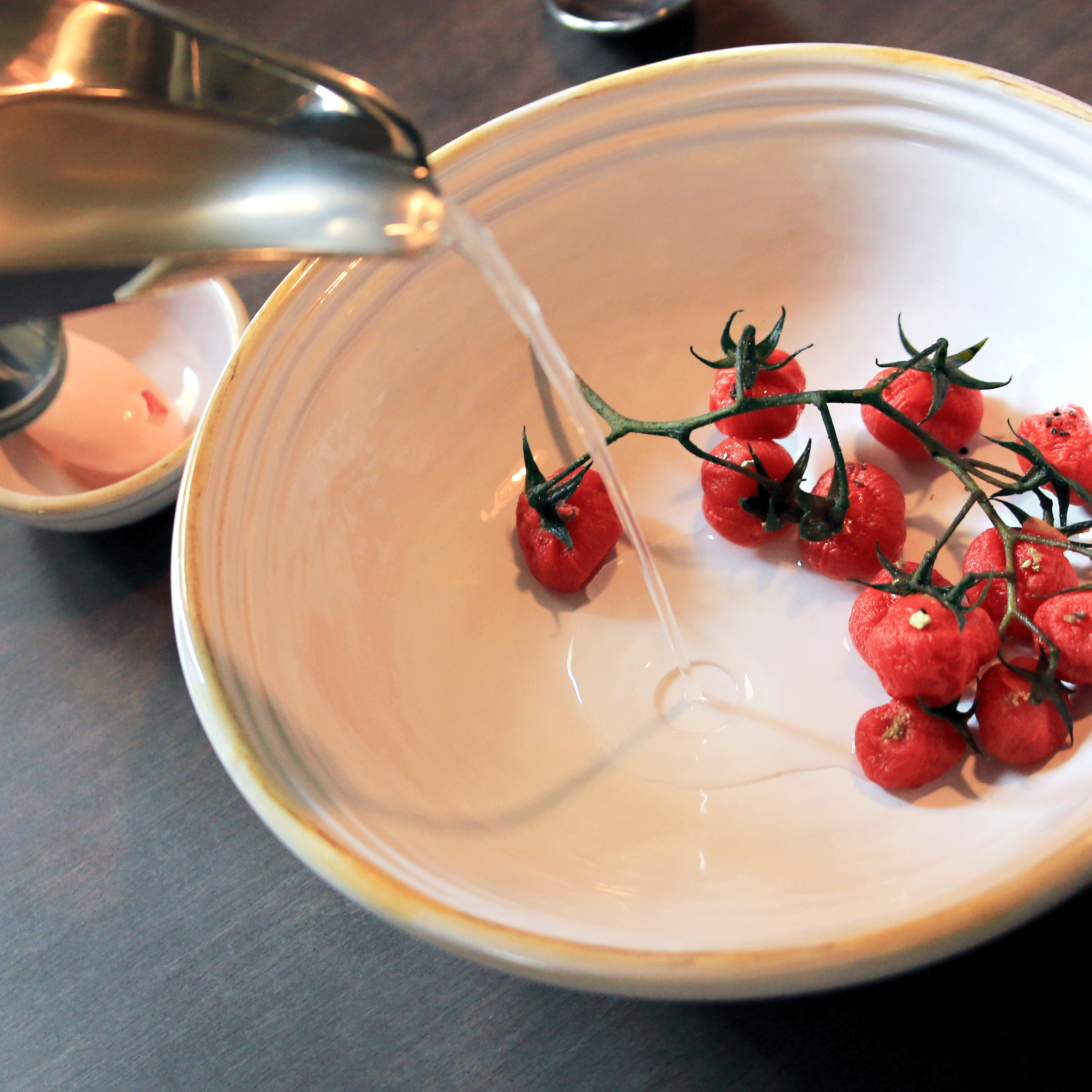 POMODORI, FIORI, ACQUA DI RICOTTA SCANTE