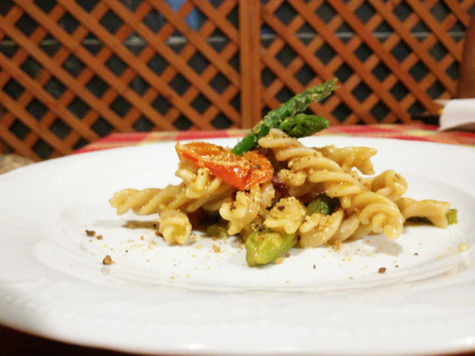 PASTA CON ASPARAGI E POMODORINI CONFIT