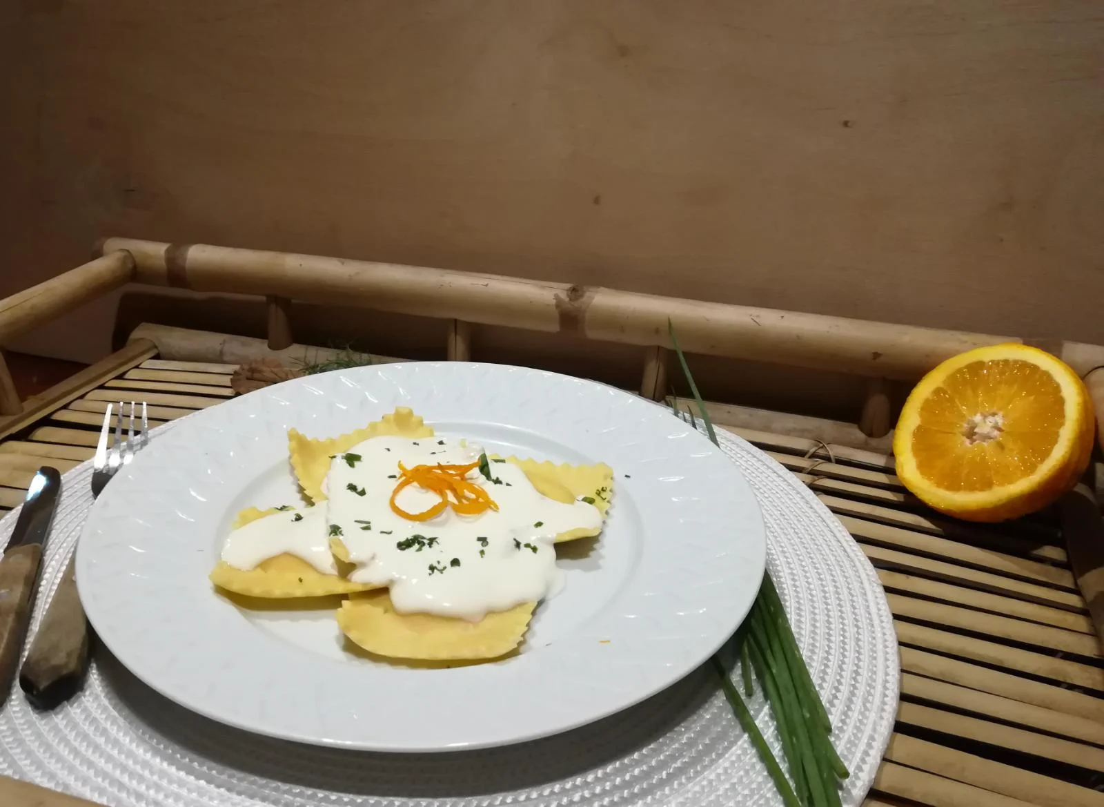 RAVIOLONI CON RICOTTA E SALMONE AL PROFUMO DI ARANCIO