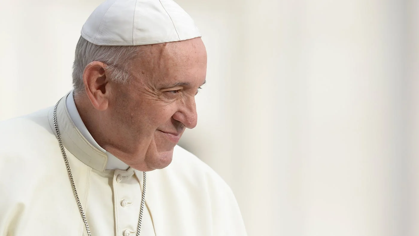 Leggere la Bibbia al contrario: Perché il papa ha modificato il Padre nostro