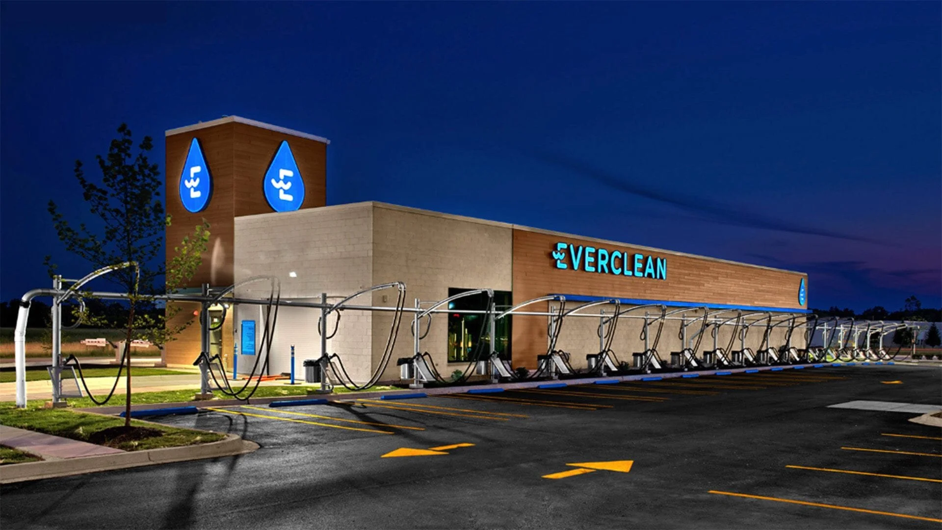 Cambiare le vite delle persone lavando auto