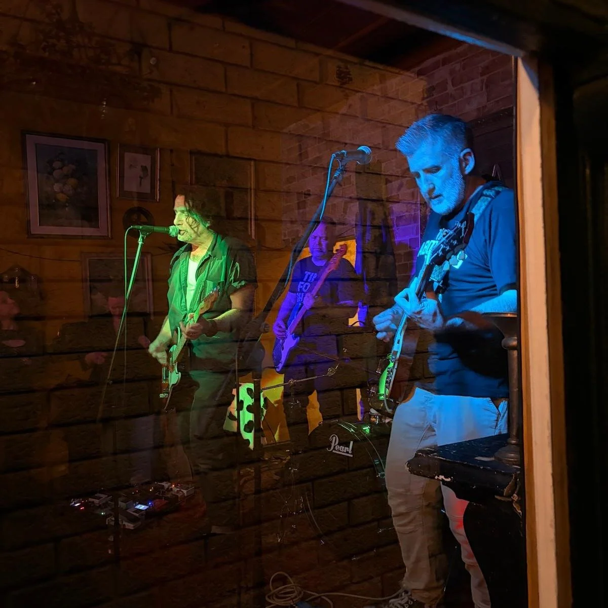 A few more shots and clips from Friday night @gasoline.pony. Thx to Sam, Craig and Alex for their work. If you're posting tag us in or DM. Links in bio to other socials and EP forthcoming - follow Somatosis on Spotify to grab it. Cheers everyone #noi