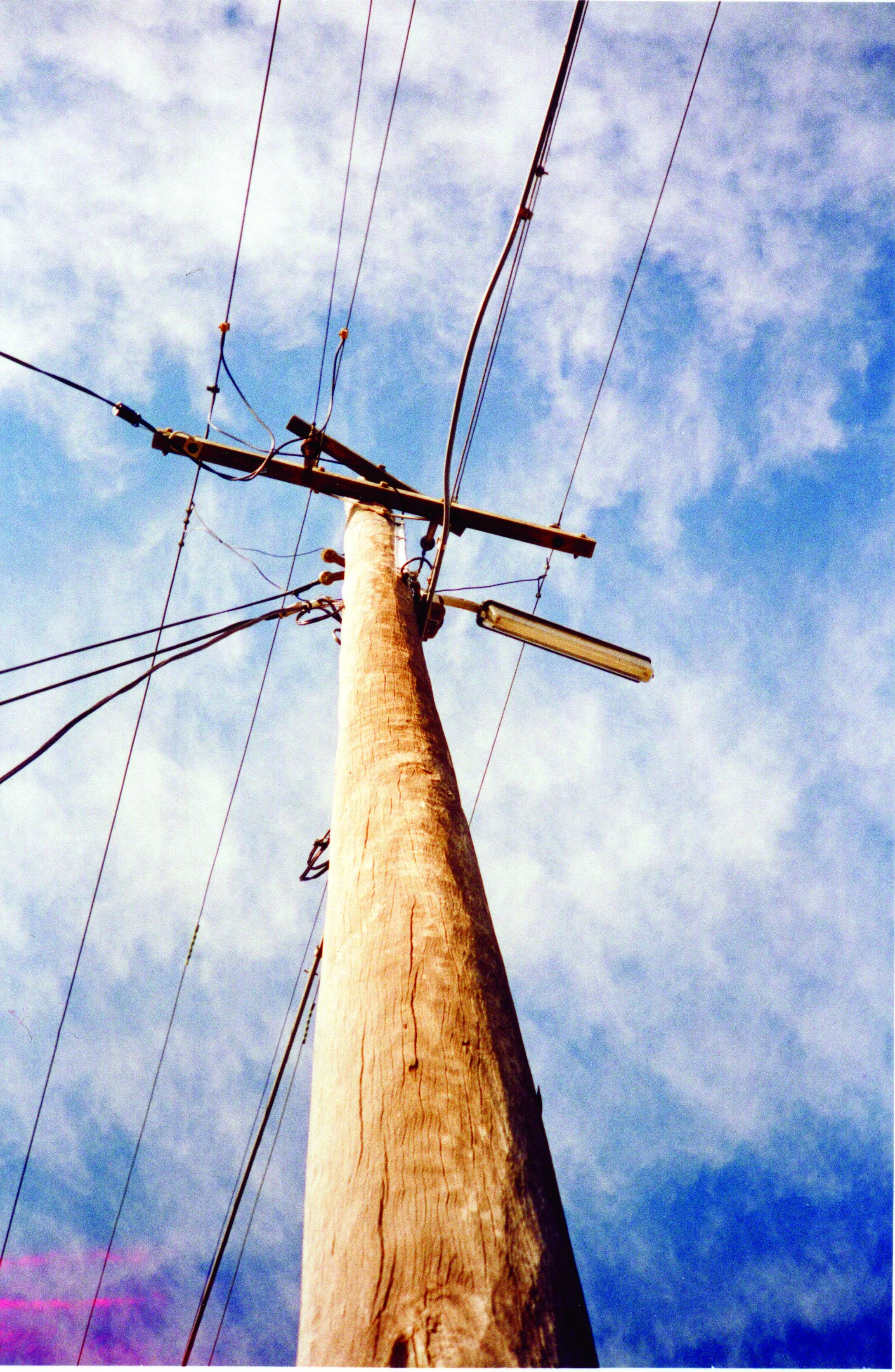 telegraph pole-p1epm7n8na117umd03iv45m19id.jpg