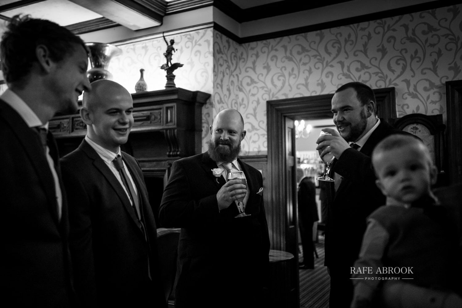 woodland manor hotel clapham bedford wedding hertfordshire wedding photographer-1032.jpg