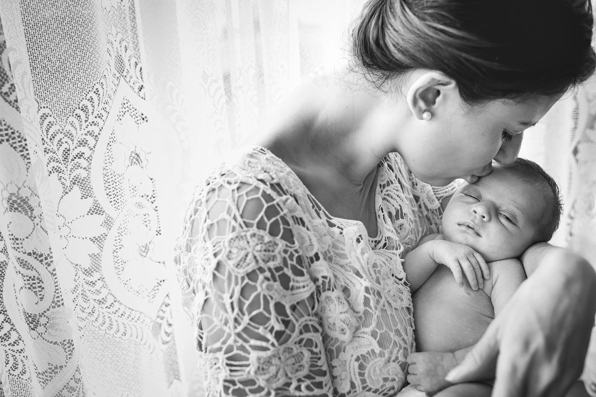 zeyn newborn shoot -1125.jpg