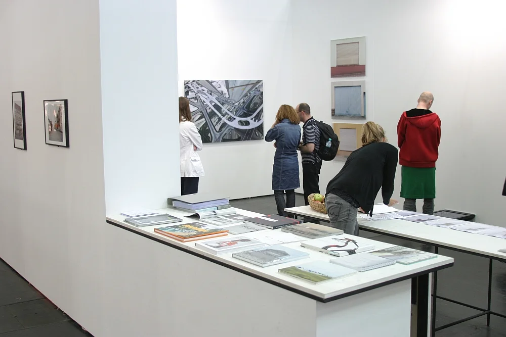 Messestand von Galerie Momentum der Viennafair, 2009