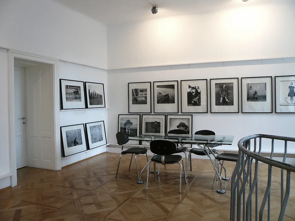 Ausstellungsansicht von Ernst Haas in der Galerie Momentum/Karl Schweighofergasse, 2008