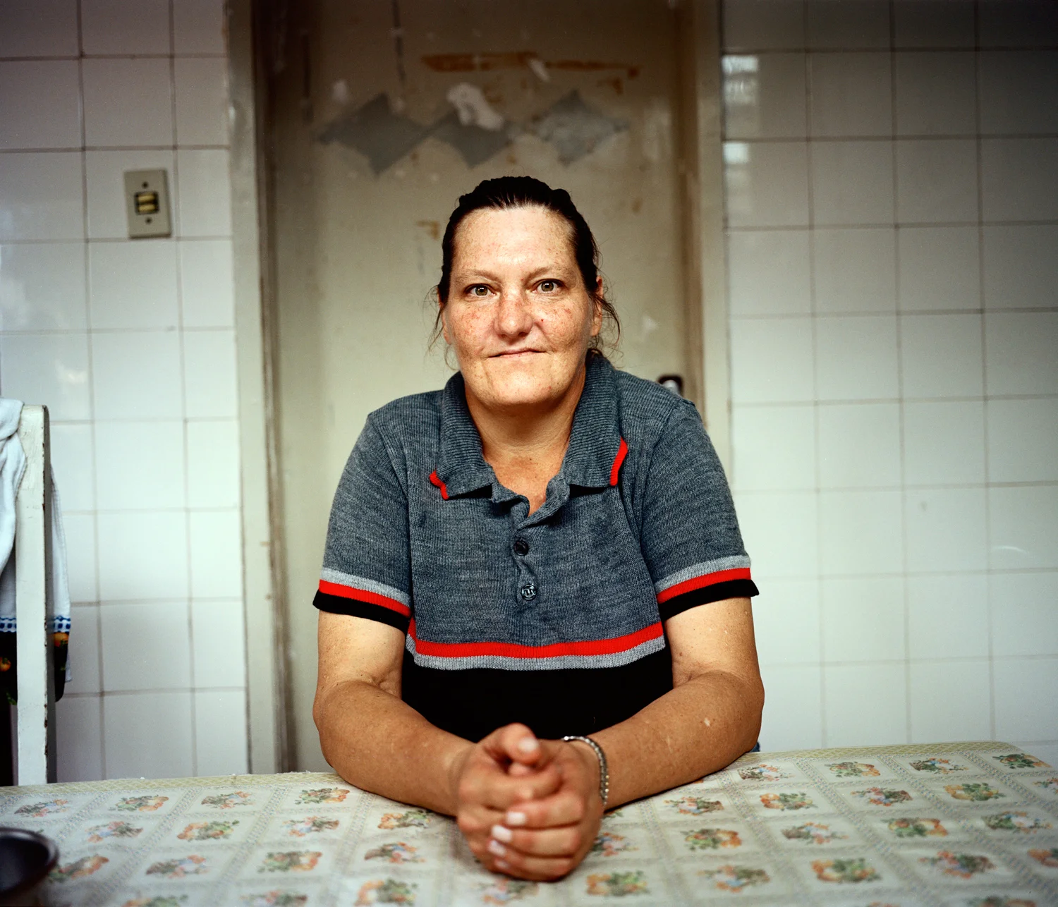 “I have disappointed my children so many times in their lives. Now I have to make things right with them.” This South African woman was arrested on her first drug trafficking trip which she made to support her own habit. She was given 2 years correctional supervision with 4 months in prison, during which time friends adopted her daughters. She was again caught on her second trip to Brazil. She had been using drugs inside prison but stopped after a cautionary letter from her girls’ adoptive mother. Afraid of loosing contact with her children, she has been clean for 3 months. At the time of the picture she had served 2 years and 7 months of a 4 years and 2 months sentence. In 2011 she died in prison of natural causes having made peace with her daughters.