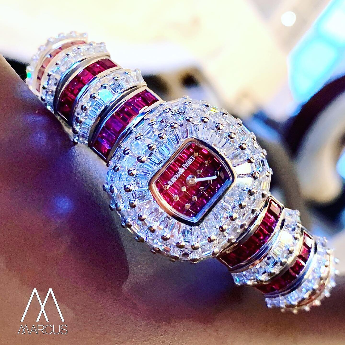 The unique set of cushion shaped Audemars Piguet from Joaillerie Collection was created for Marcus only. This particular piece is set with baguette diamonds and rubies.

#audemarspiguet #joaillerie #unique #collector #watch #wotd #diamonds #rubies #e